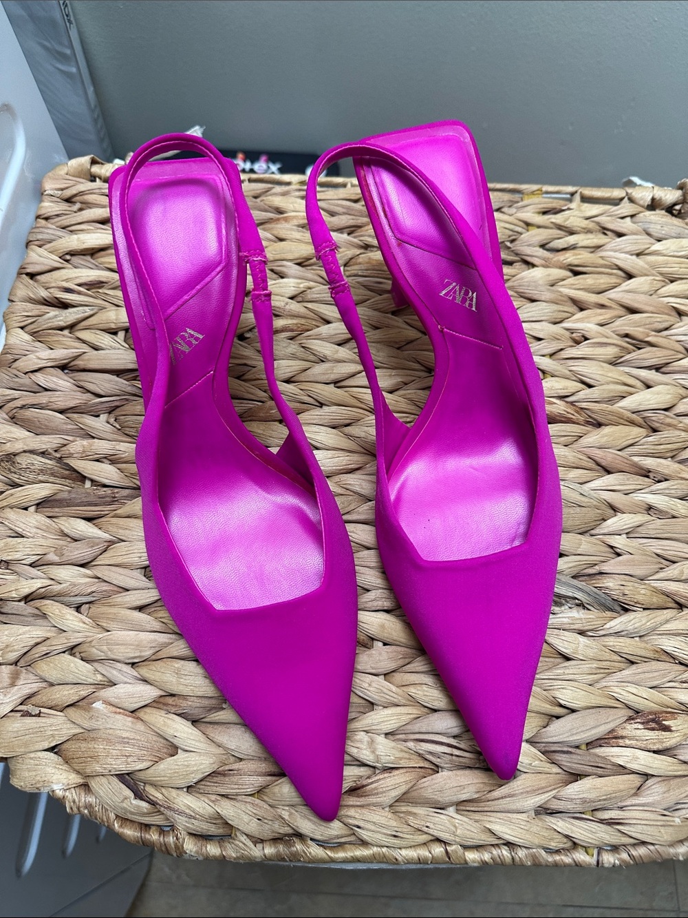 Zara Vibrant Fuchsia Pointed Slingback Heels - Picture 2 of 3